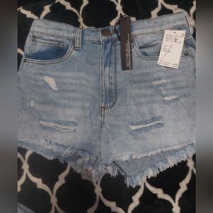 See thru soul women's Distressed Denim Shorts - Light Blue Size 26